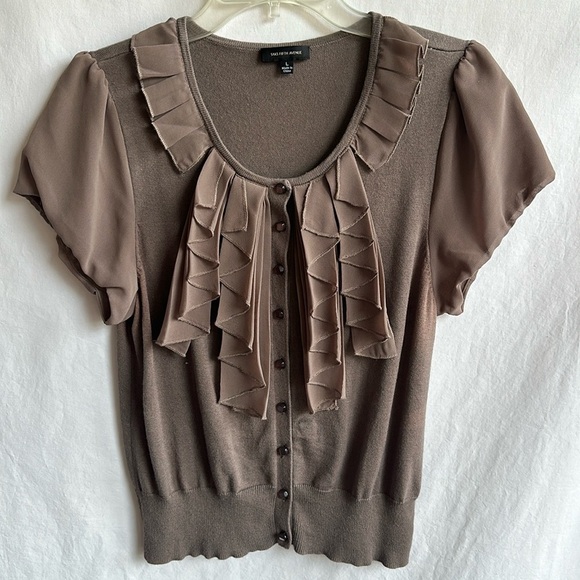 Saks Fifth Avenue Sweaters - Saks Fifth Avenue taupe brown vintage sweater, size M